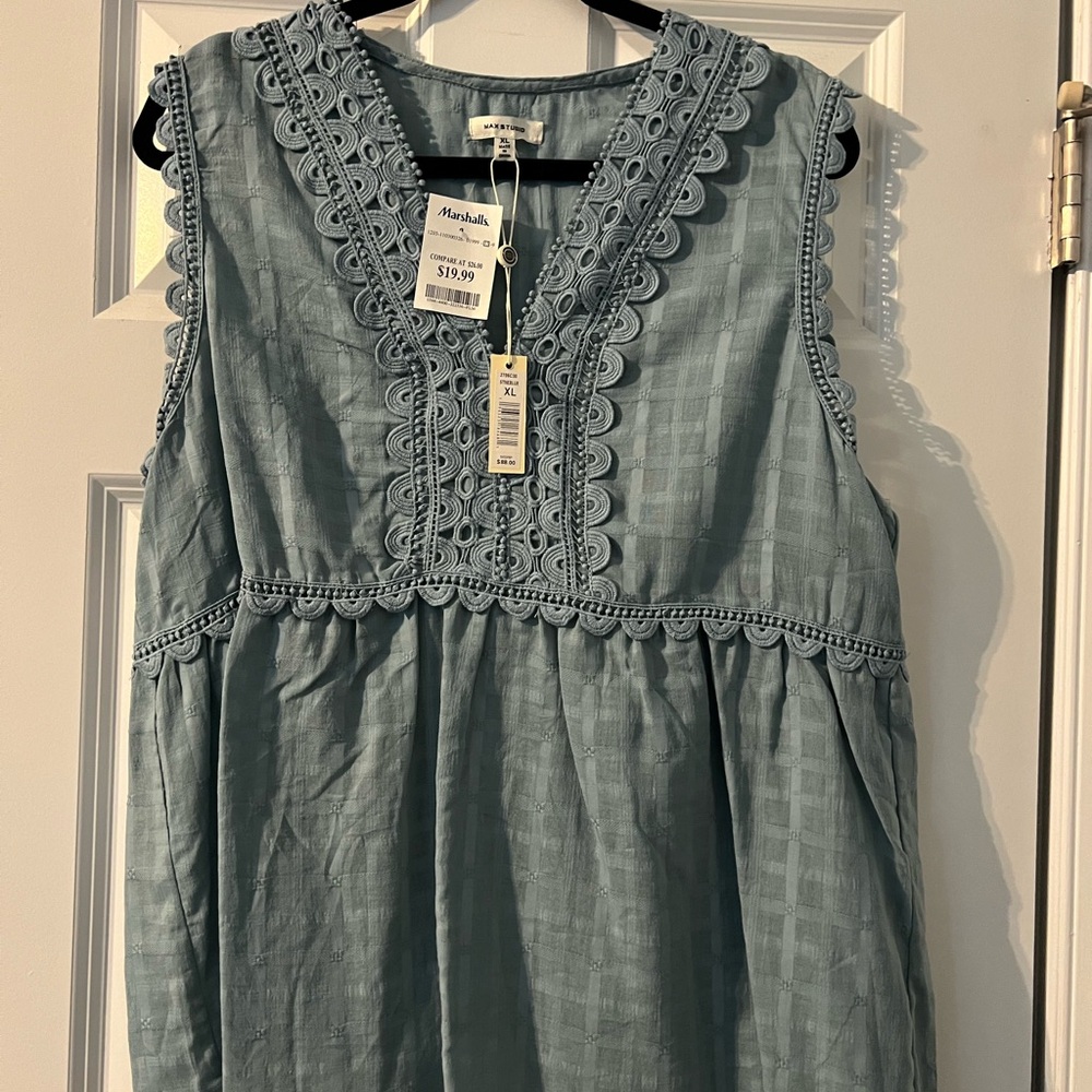 Sleeveless Blue Lace Trim Shirt